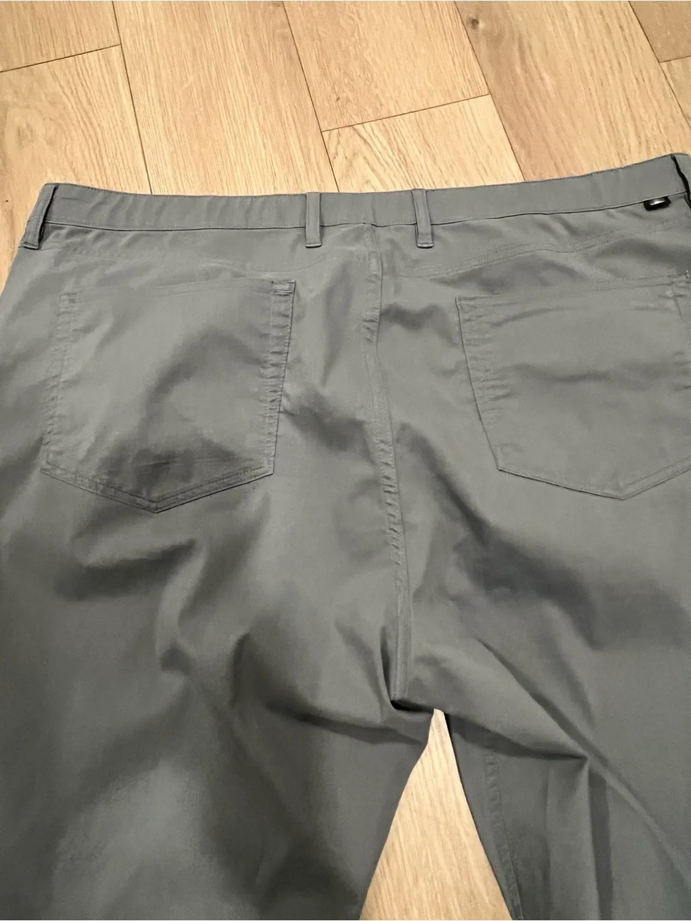 Faherty Classic Straight Light Pants in Gray-Green 42x32